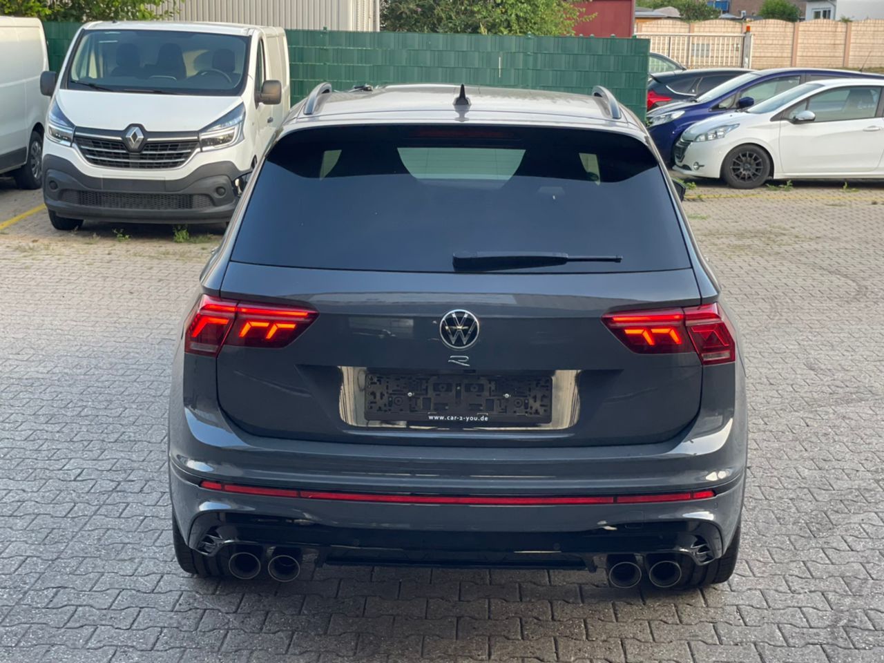 Volkswagen Tiguan R 4Motion - Samsaru's Car Outlet