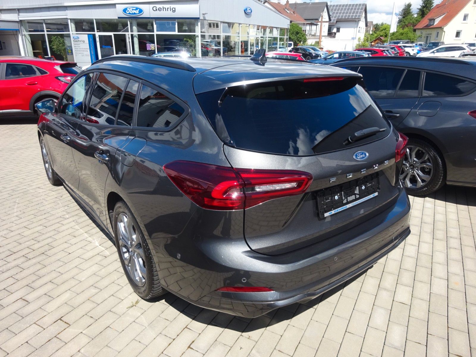 Ford Focus Turnier ST-Line X Autom AHK iACC HuD