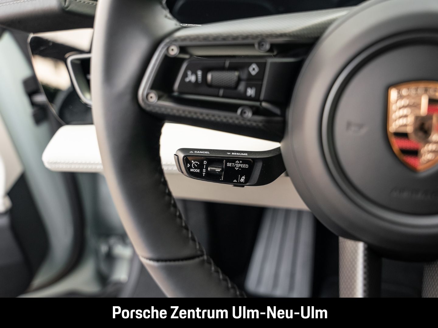 Porsche Taycan 4S Cross Turismo HA-Lenkung Active-Ride