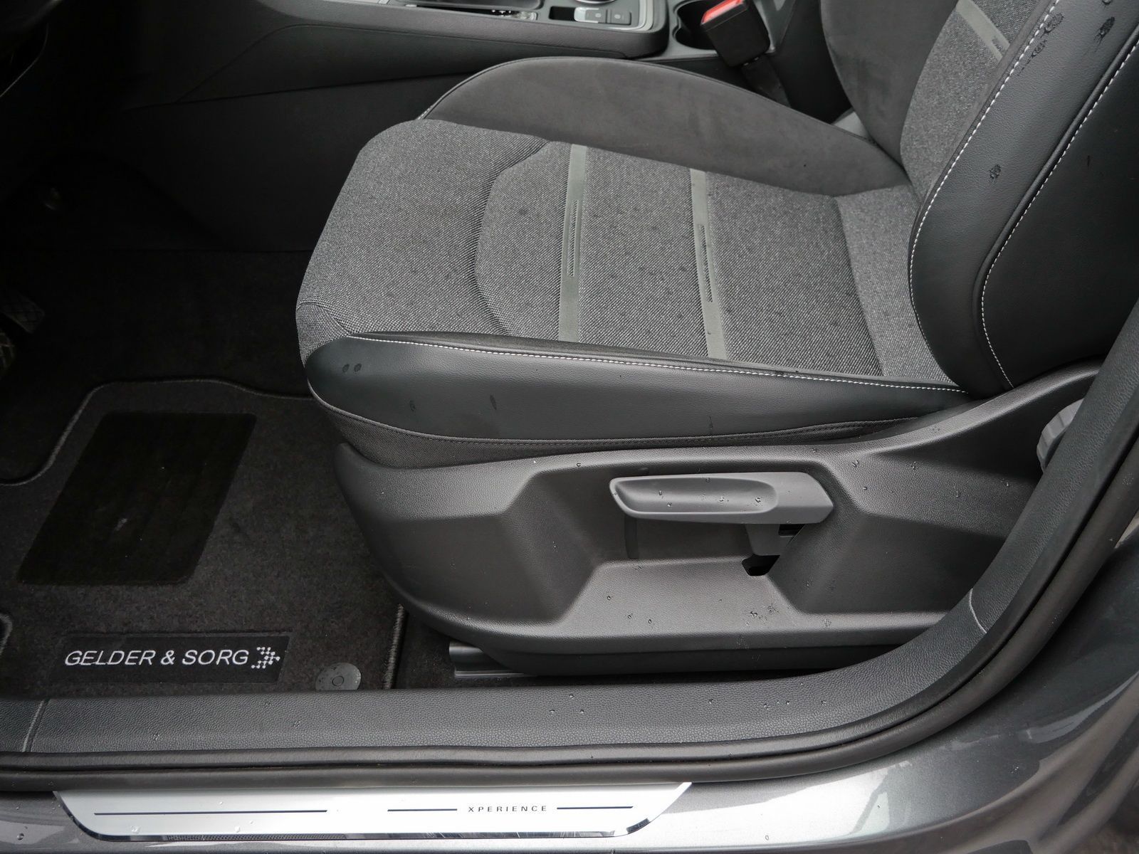 Seat Ateca Xperience 2.0 TDI LED*AHK*RFK*AppConnect