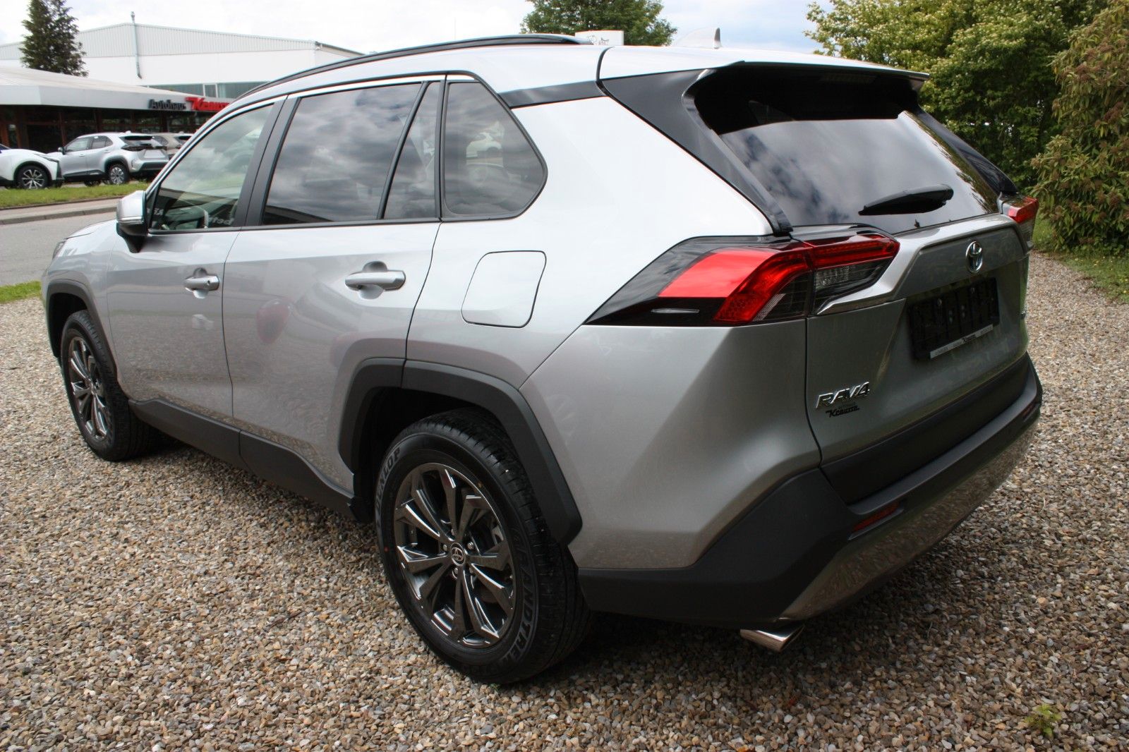 Toyota RAV4 2.5 Hybrid 4x4 - Samsaru's Car Outlet