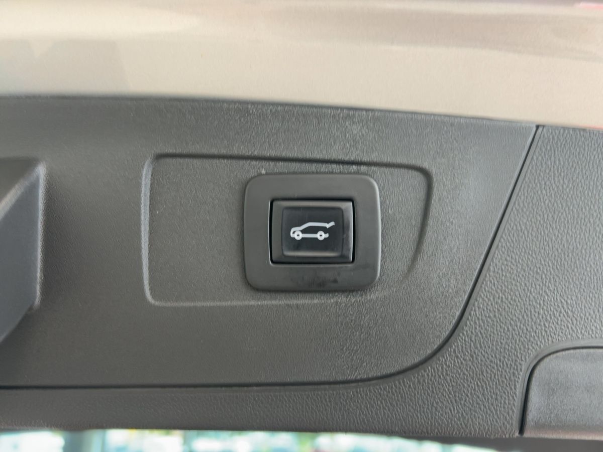 Opel Insignia 2.0 CDTI Elegance - Samsaru's Car Outlet