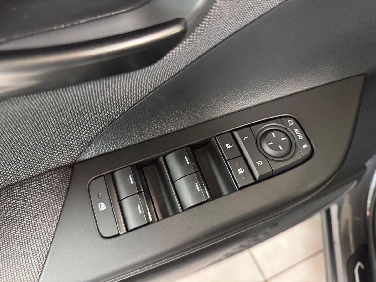 Toyota C-HR 1.8 Hybrid Team D + Technik-Paket el.Heckkl