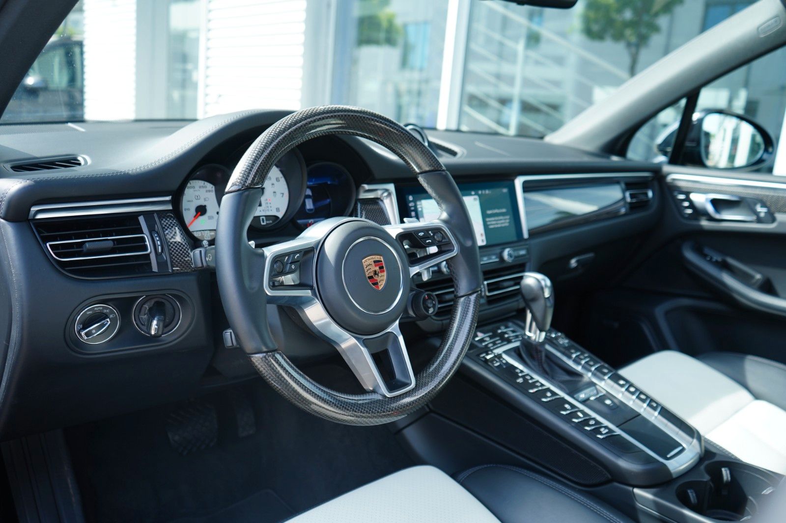 Porsche Macan S - Samsaru's Car Outlet
