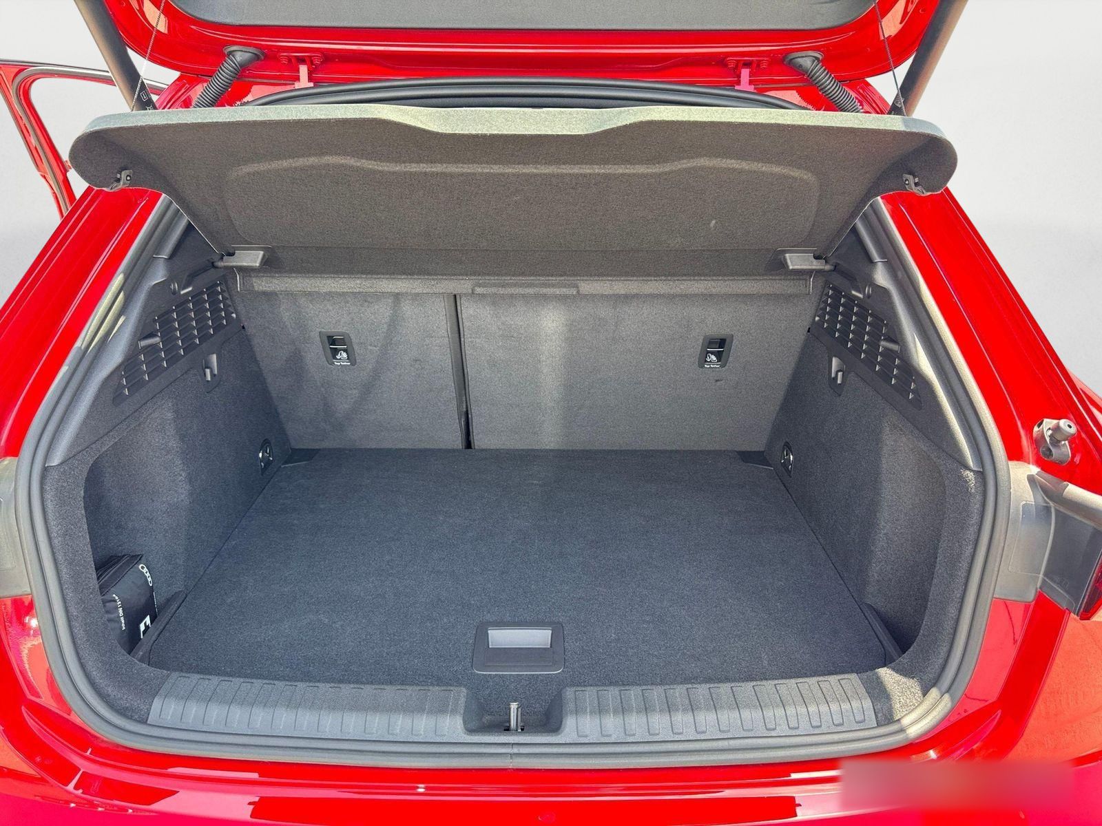 Audi A3 Sportback 30 TFSI S line - Samsaru's Car Outlet