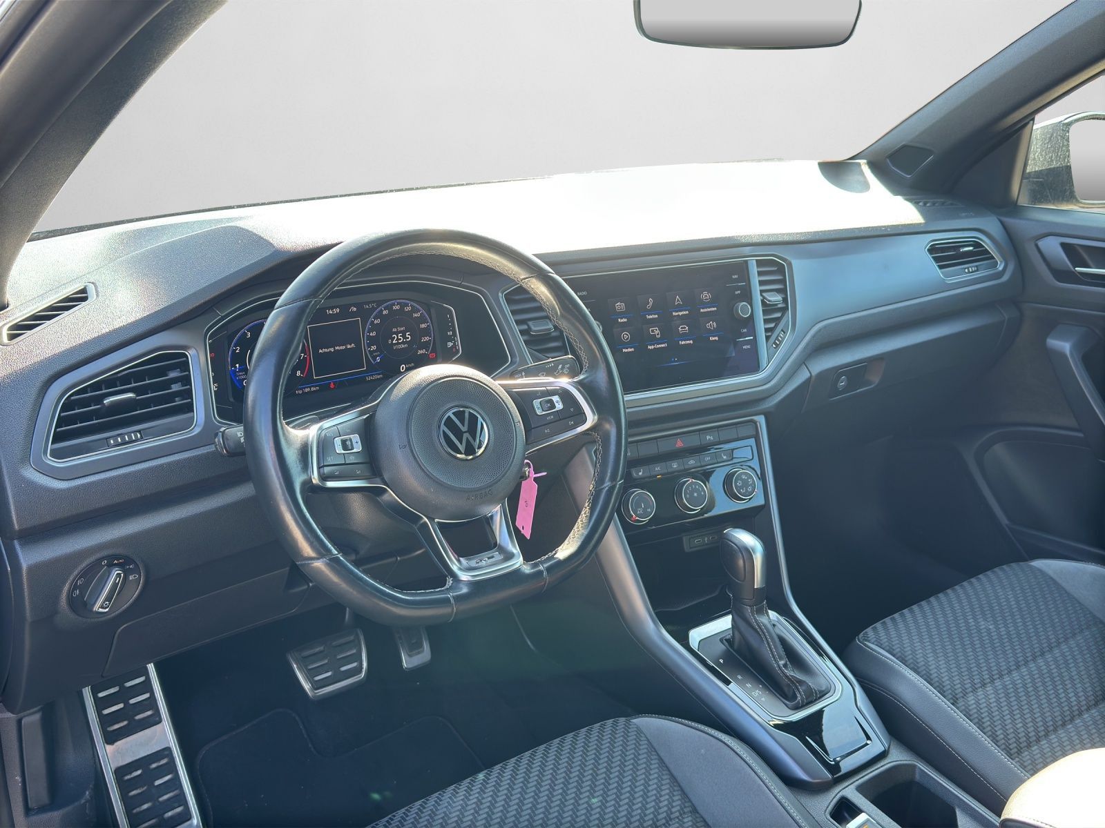 Volkswagen T-Roc R-Line 1.5 TSI DSG - Samsaru's Car Outlet
