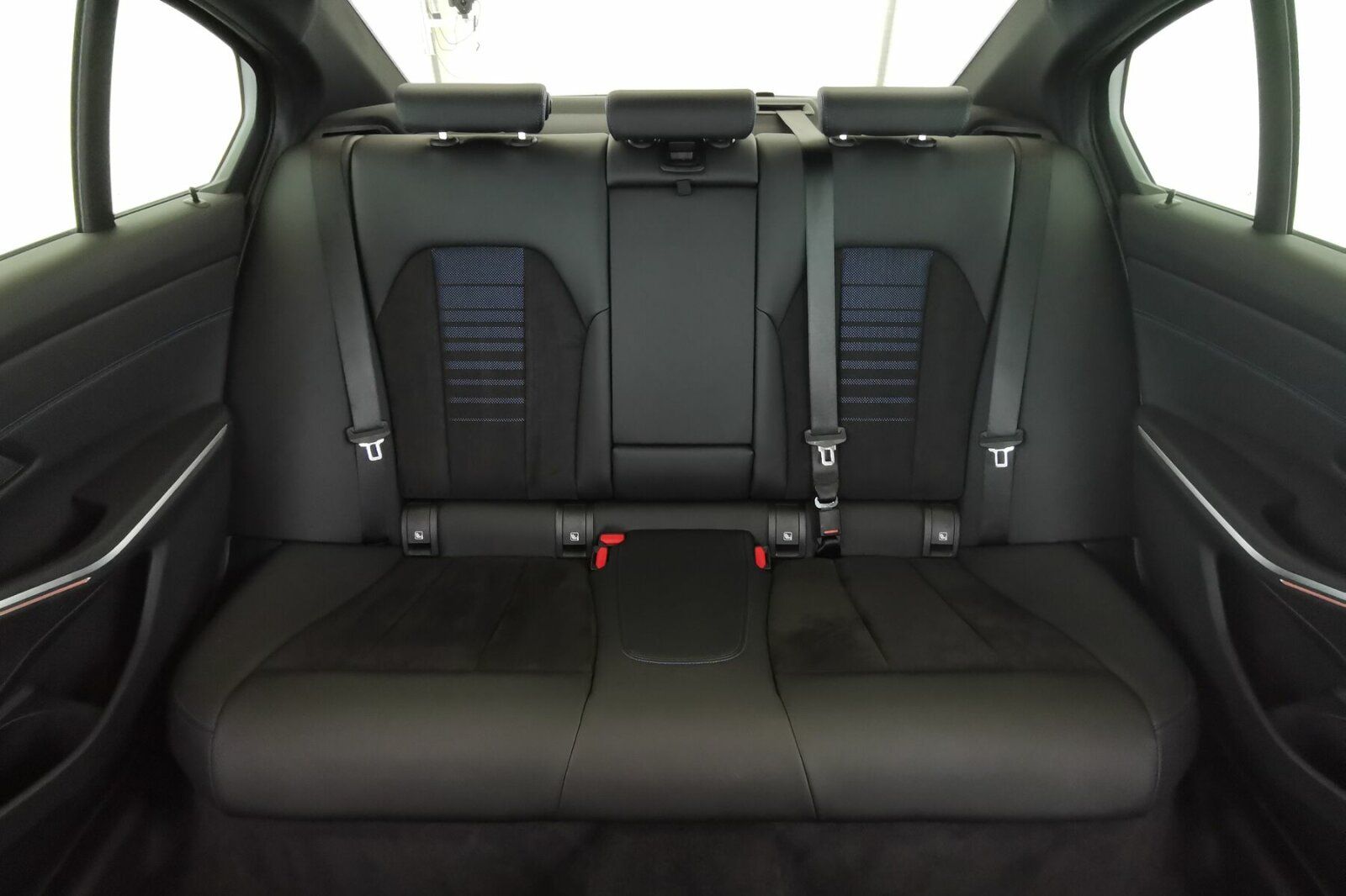 BMW 320i M Sport - Samsaru's Car Outlet