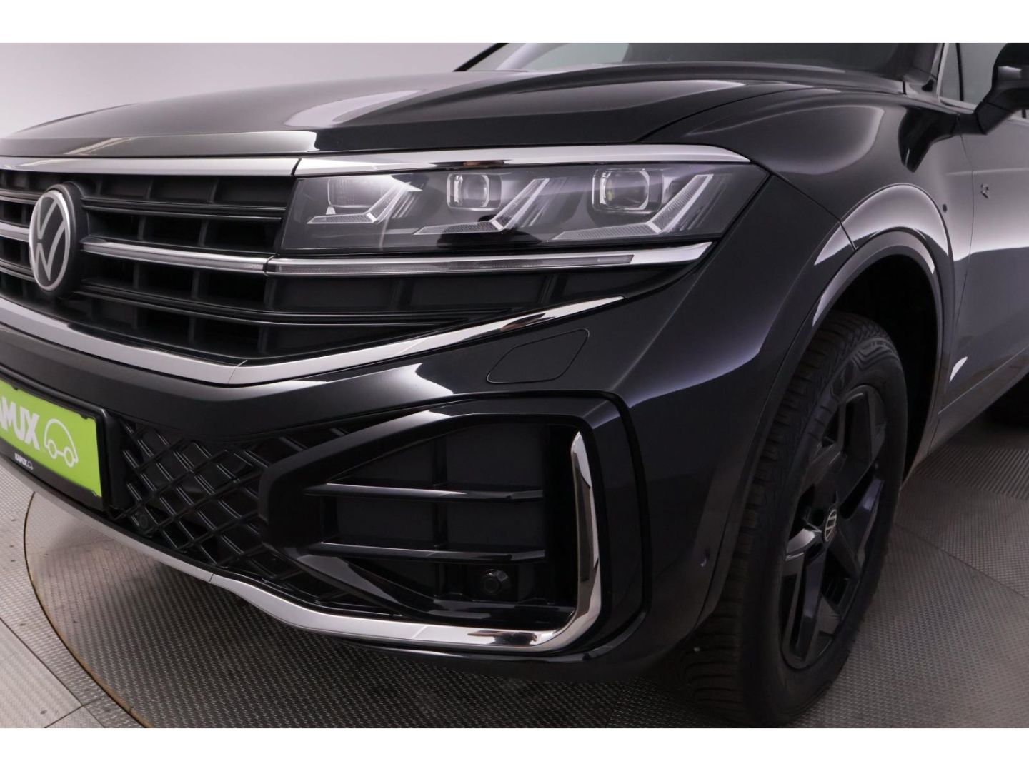Volkswagen Touareg 3.0 V6TDI 4Motion DSG R-Line+LED+PANO