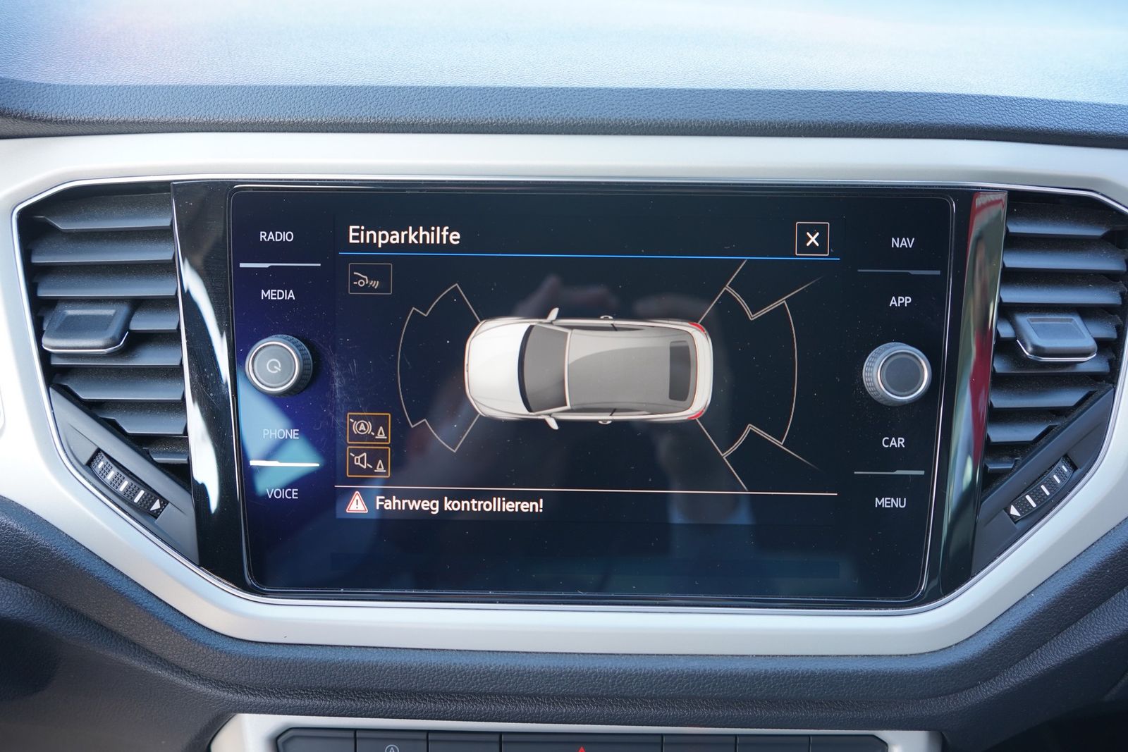 Volkswagen T-Roc 1.5 TSI Style - Samsaru's Car Outlet