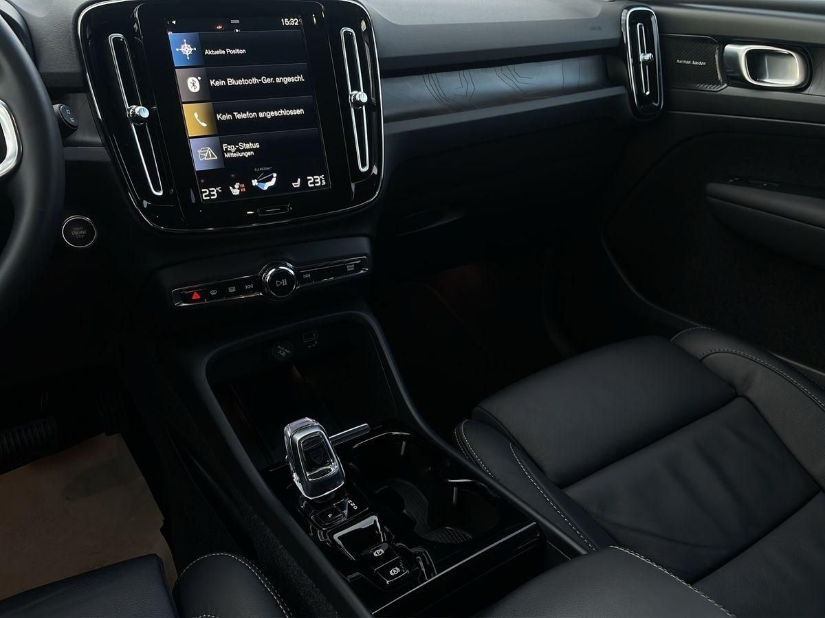 Volvo XC40 Recharge Plug-in Hybrid MY23 PLUS BRIGHT