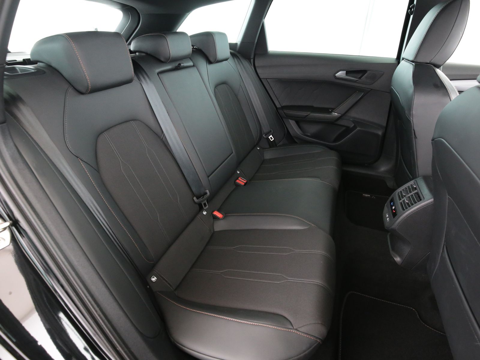 Cupra Leon Sportstourer 1.5eTSI CUPR - Samsaru's Car Outlet