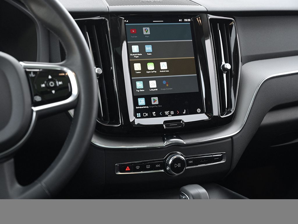 Volvo XC60 B4 Plus Dark - Samsaru's Car Outlet