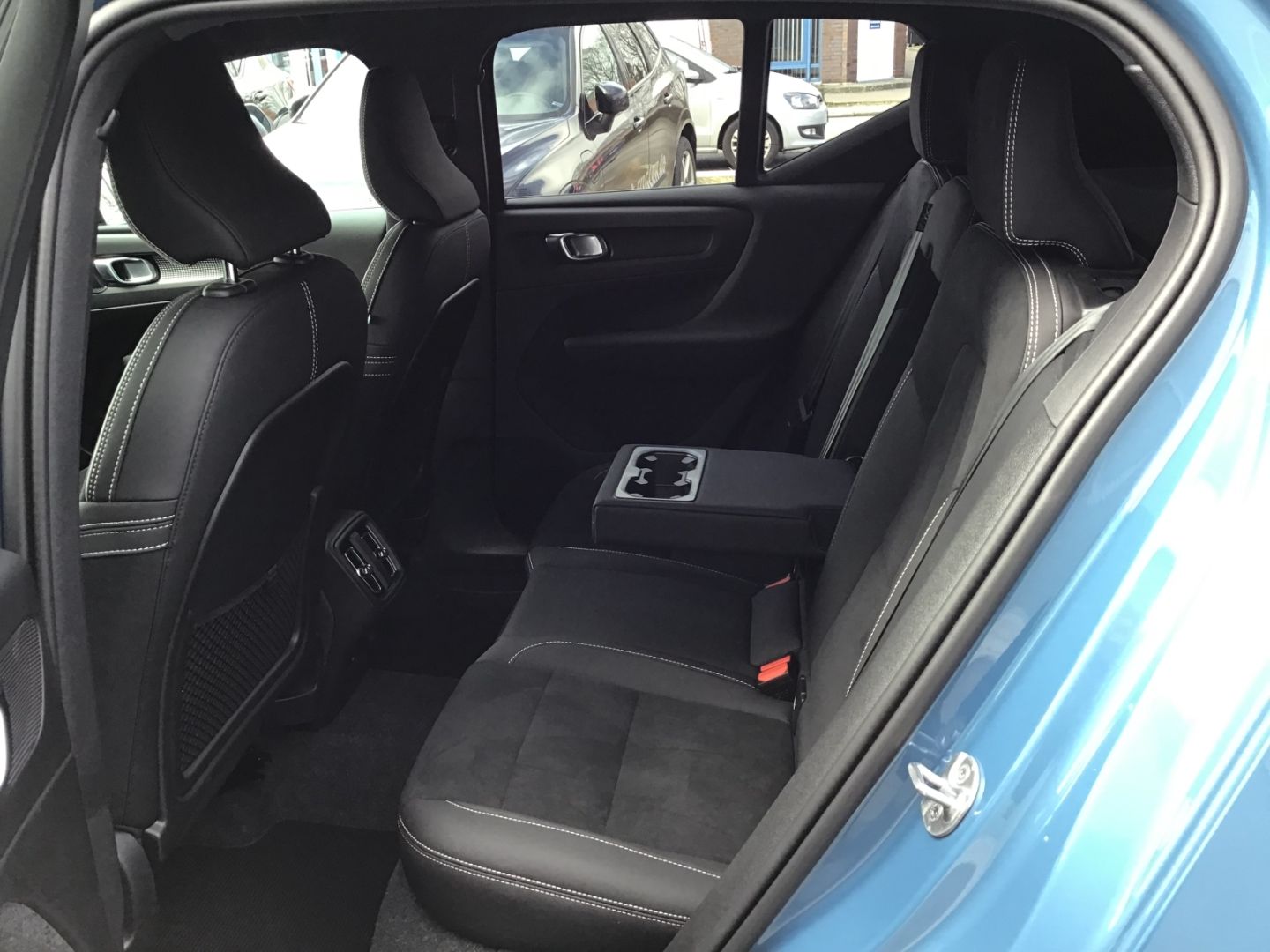 Volvo XC40 B3 Plus Dark - Samsaru's Car Outlet