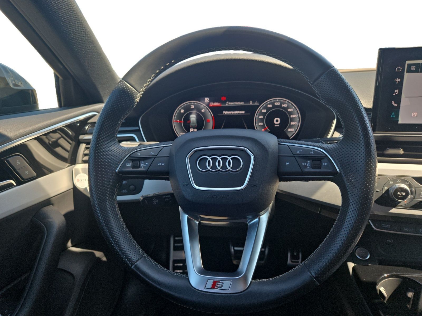 Audi A4 Avant S line 40 TDI qu. S tronic - Samsaru's Car Outlet