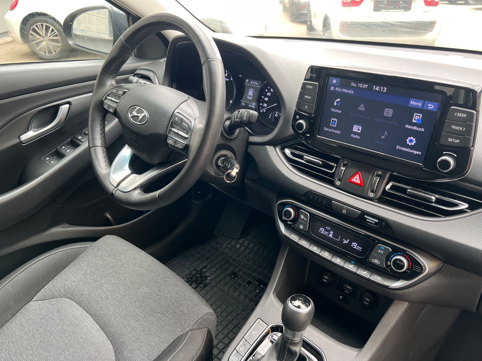 Hyundai i30 Trend Mild-Hybrid - Samsaru's Car Outlet
