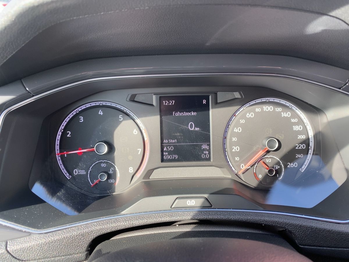 Volkswagen T-Roc 2.0 TSI DSG Sport 4M - Samsaru's Car Outlet