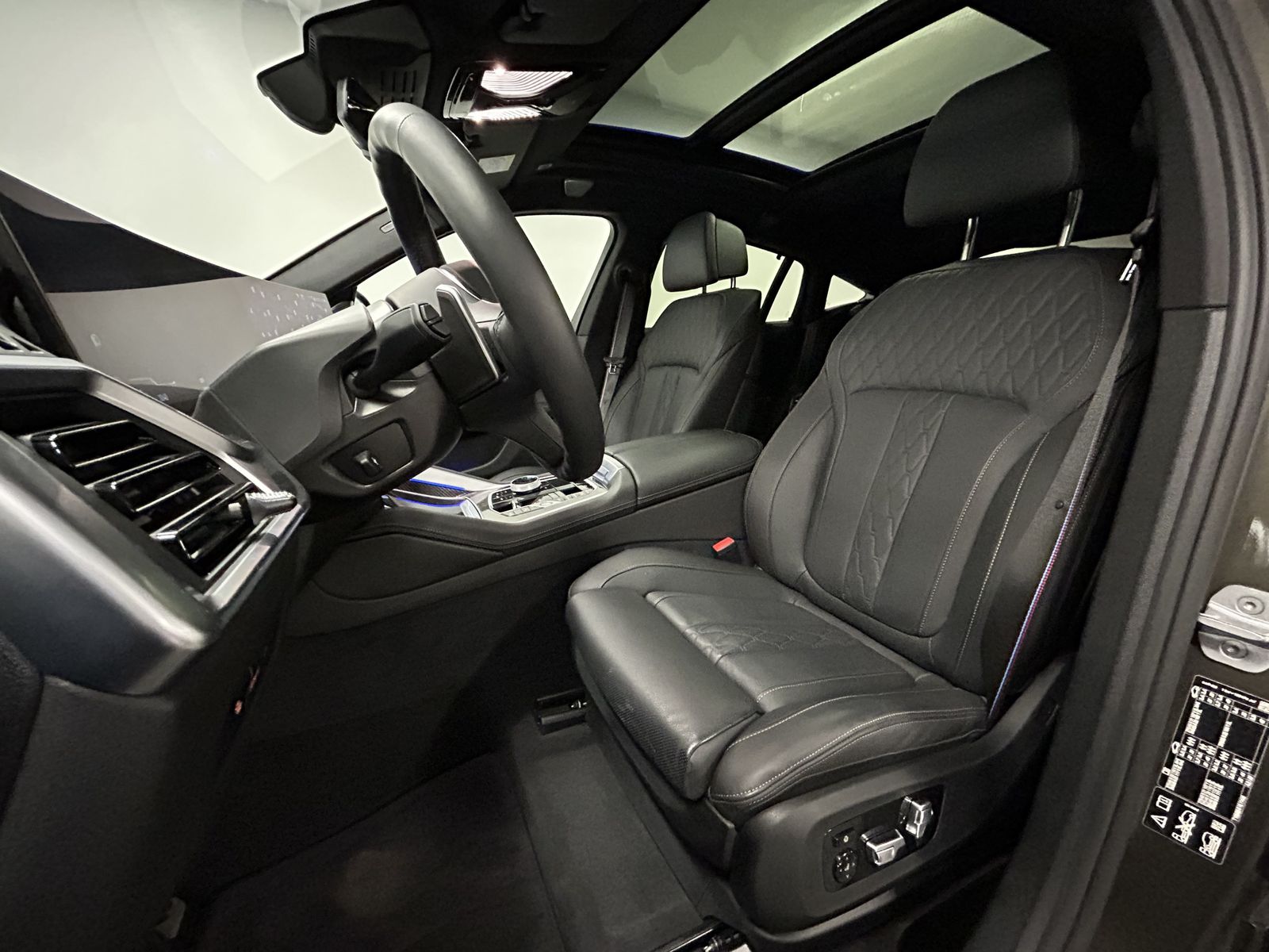 BMW X6 xDrive40d M Sportpaket Pro B&W Pano. AHK DAB
