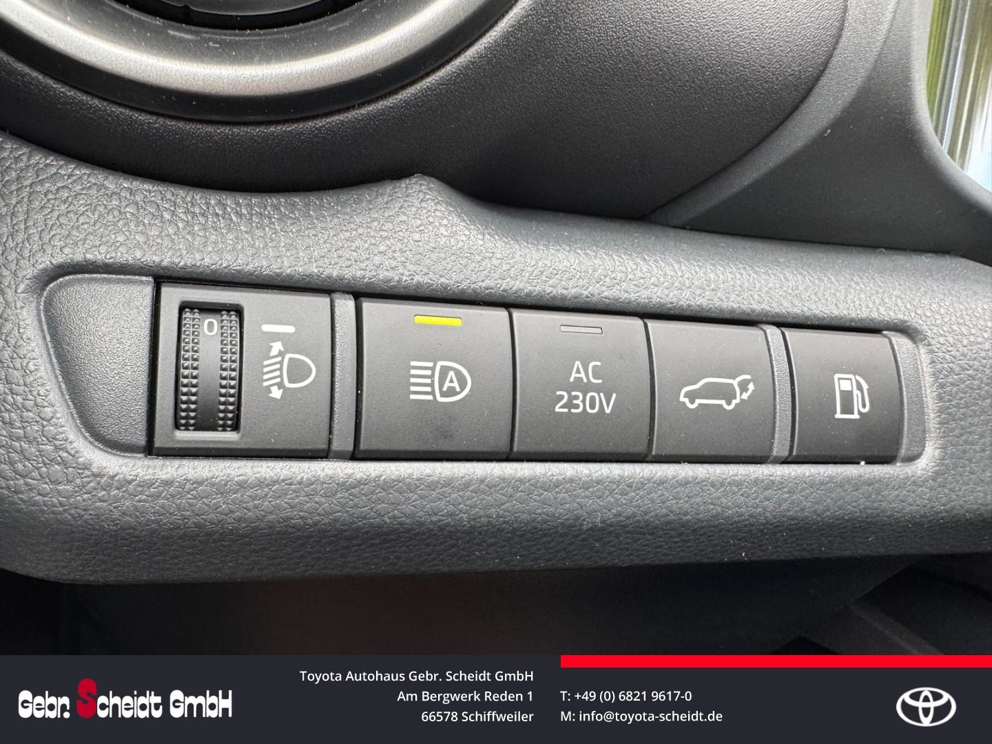 Toyota C-HR Plug-In Hybrid FWD Team D  Elektr. Heckkl L