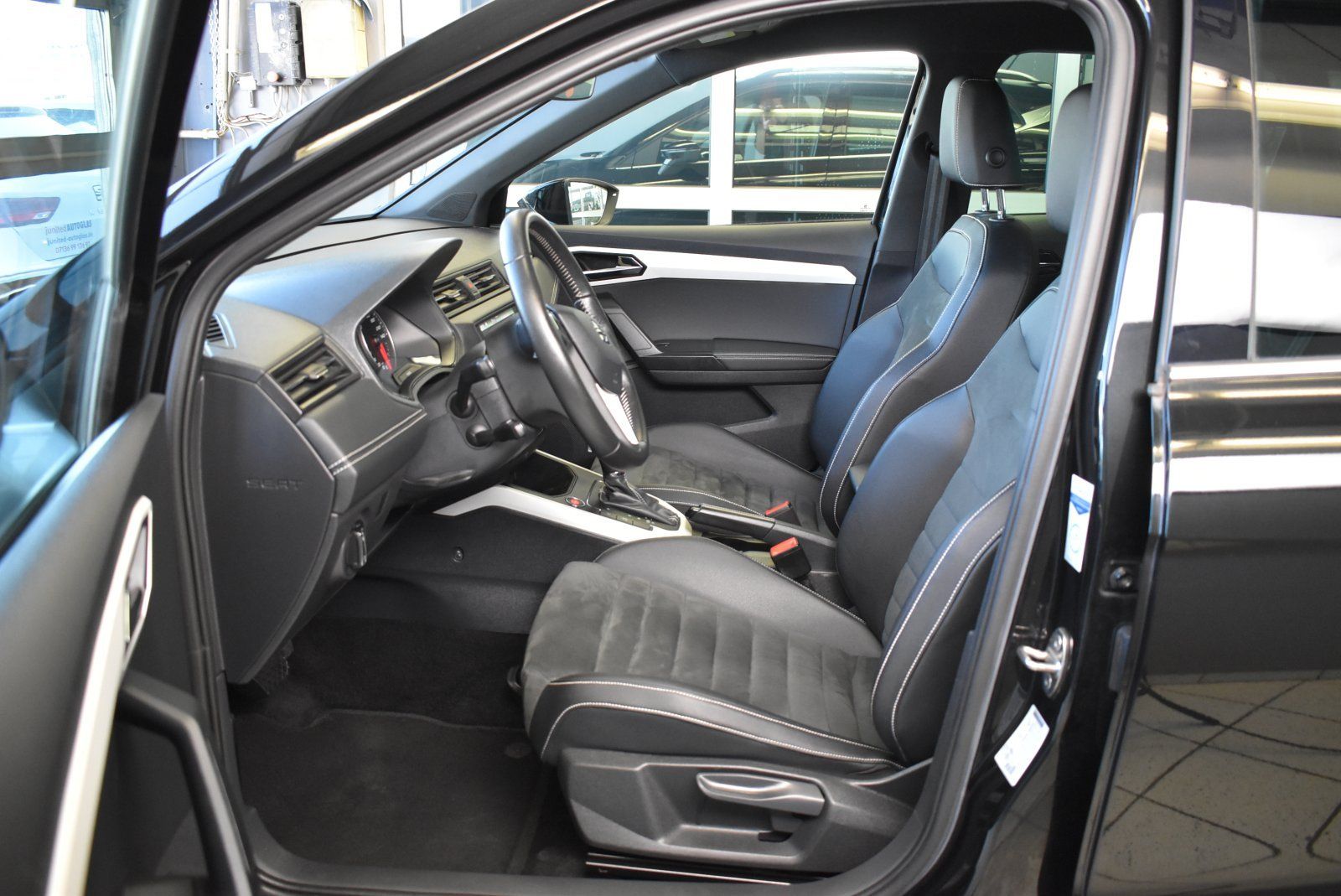 Seat Arona 1.0TSI Xcellence - Samsaru's Car Outlet