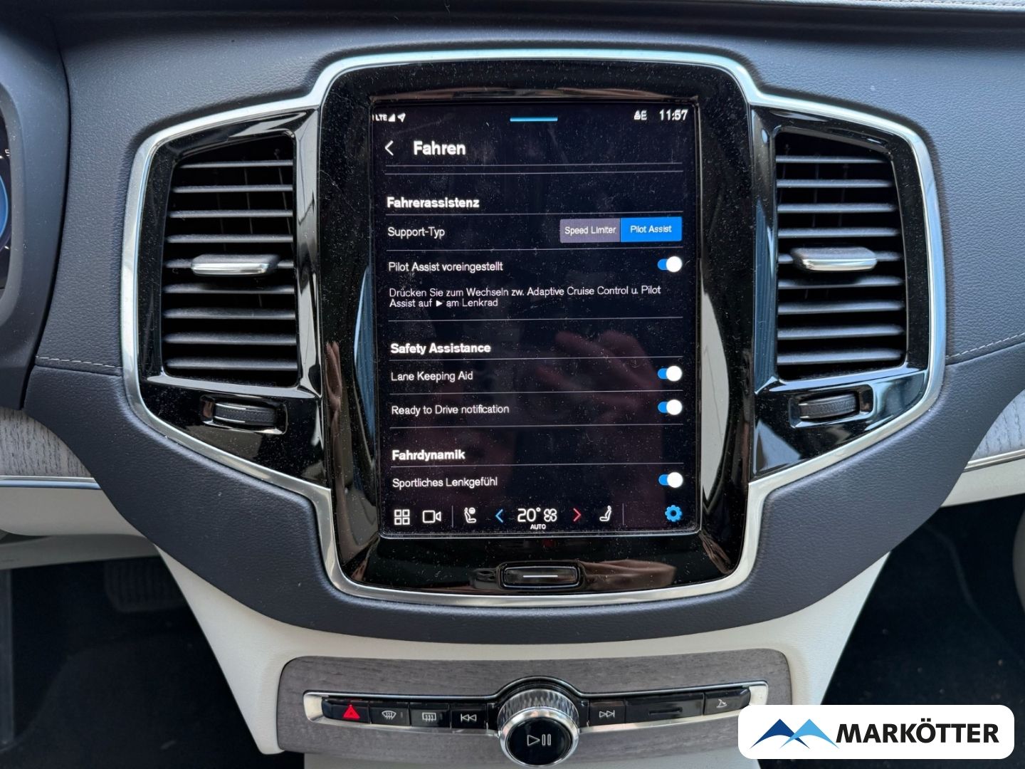 Volvo XC90 B5 AWD Ultimate Dark 7-Sitz. AHK/ACC/360°