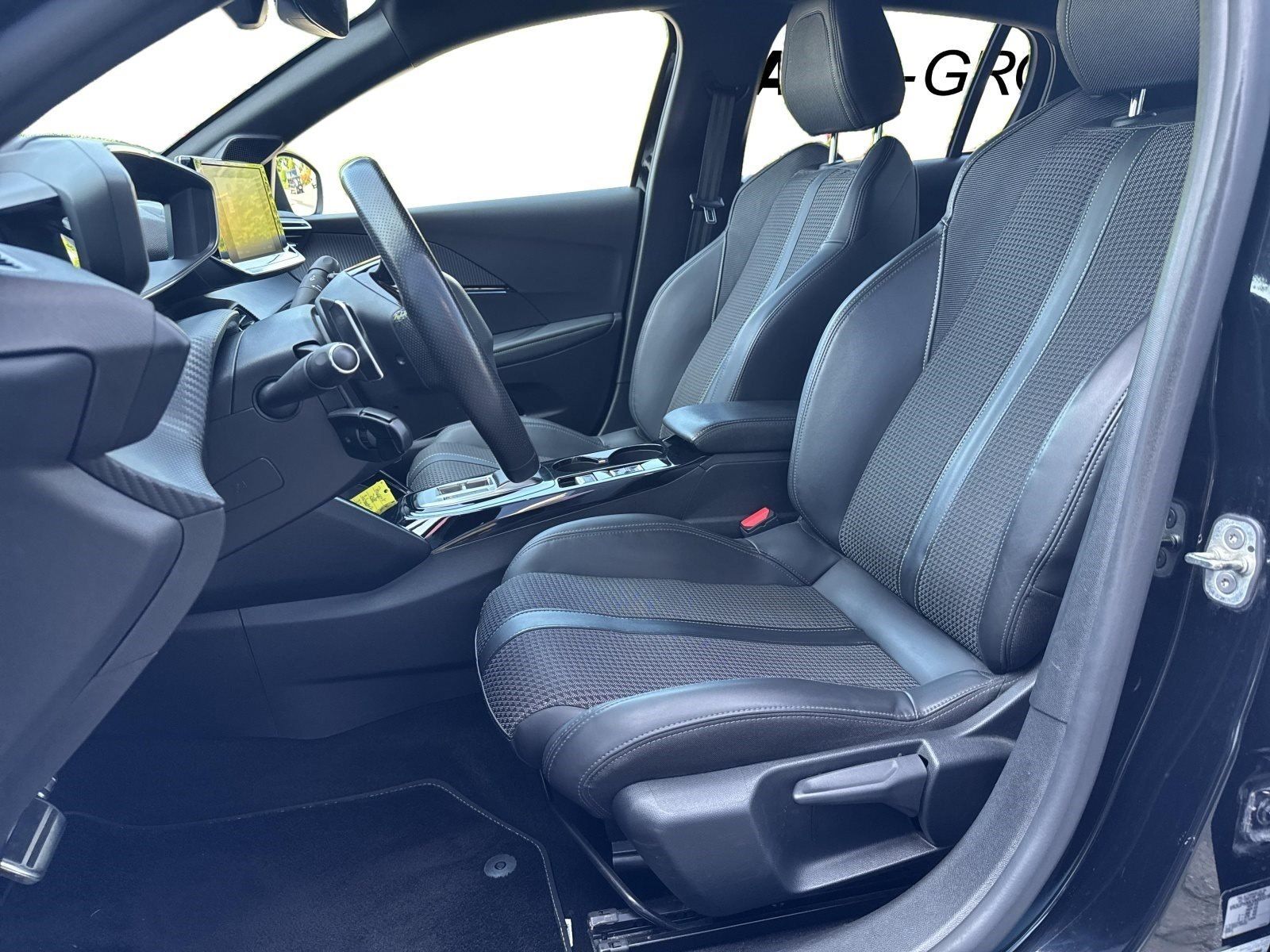 Peugeot 208 GT Line - Samsaru's Car Outlet