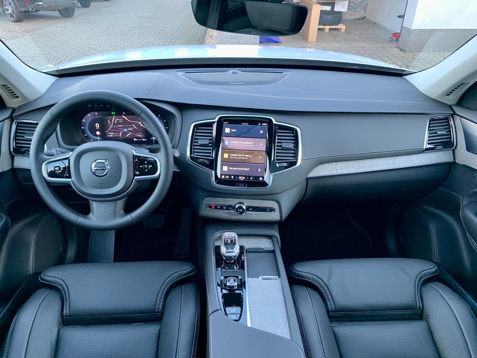 Volvo XC90 B5 AWD Plus Dark 360 AHK PANO STDHZ