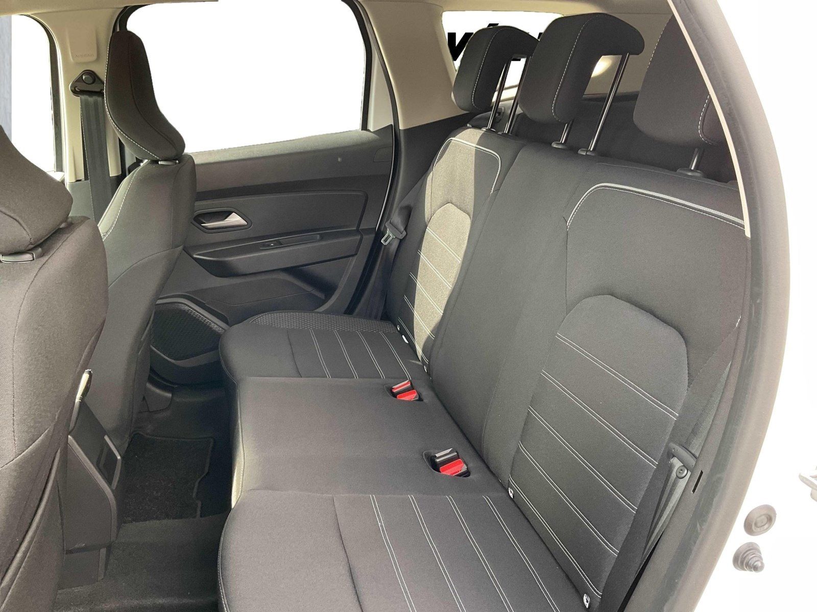 Dacia Duster Journey TCe 150 EDC - Samsaru's Car Outlet