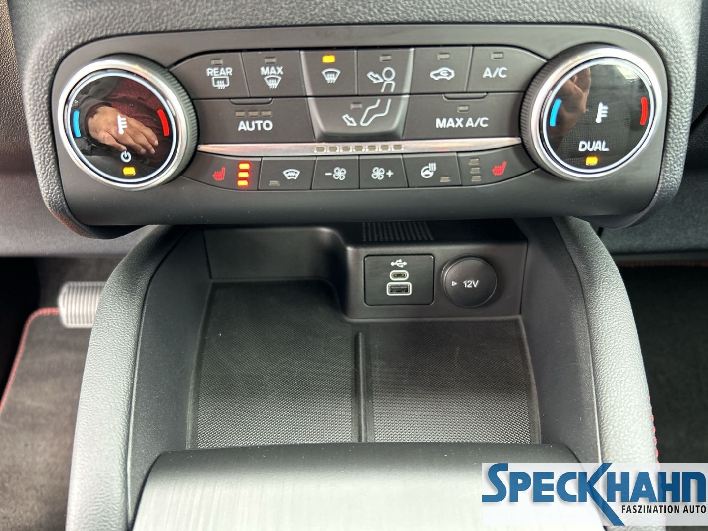 Ford Kuga Plug-In Hybrid ST-Line - Samsaru's Car Outlet