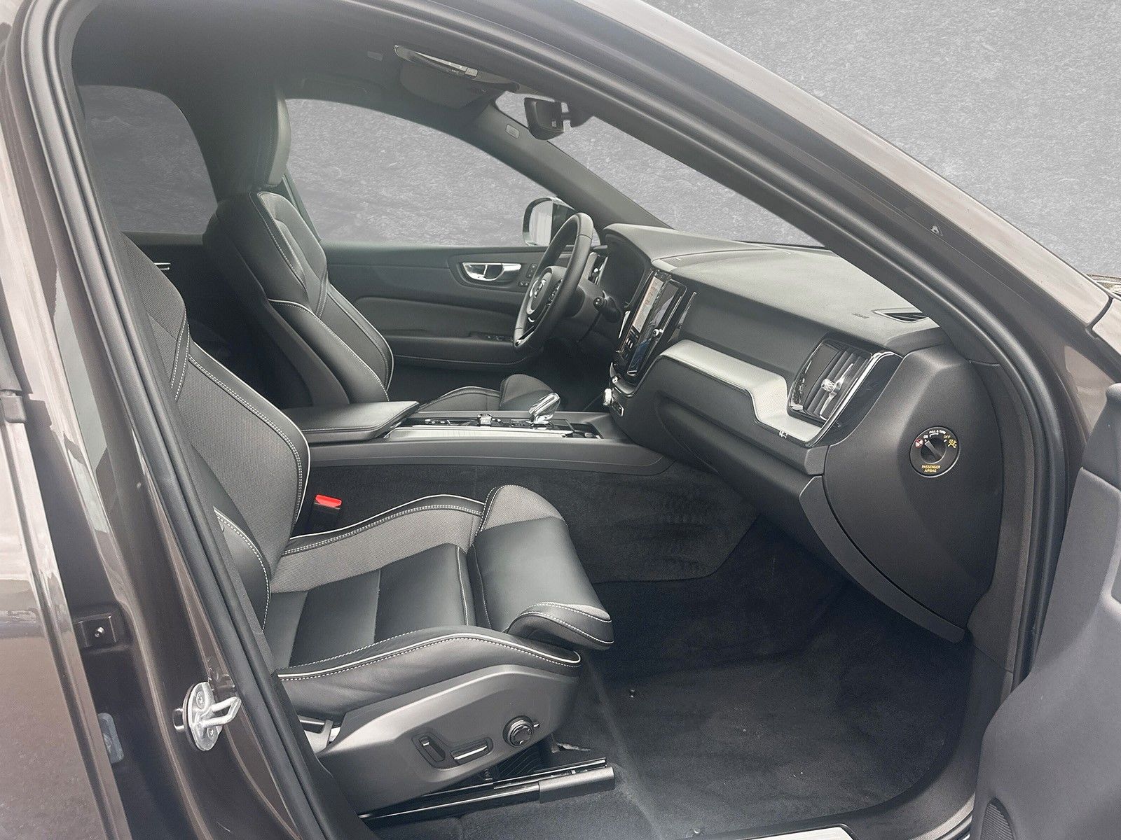 Volvo XC60 B4 Mild-Hybrid Plus Dark ACC BLIS LED