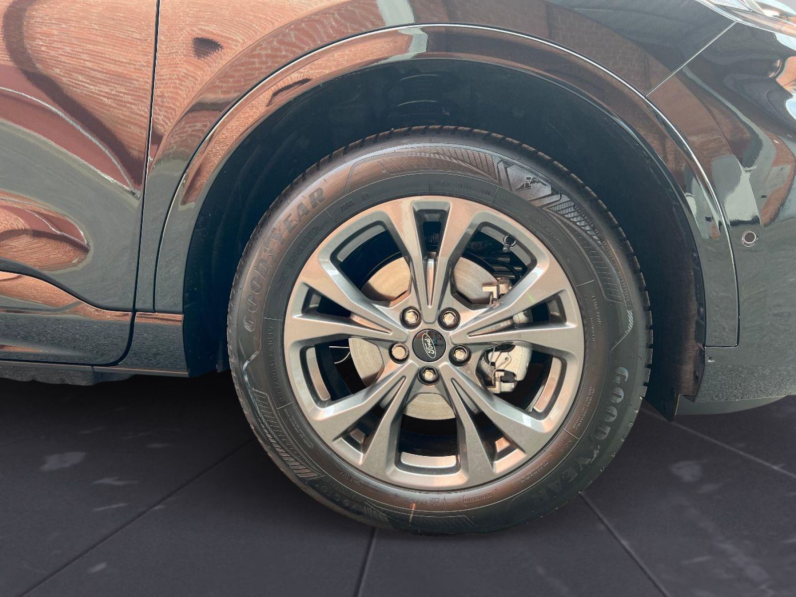 Ford Kuga ST-Line X - Samsaru's Car Outlet