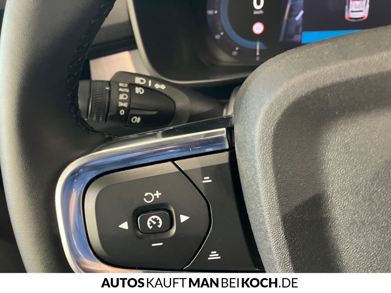 Volvo XC40 B3 DKG Core AHK LED SHZ/LHZ NAVI PDC/CAM!