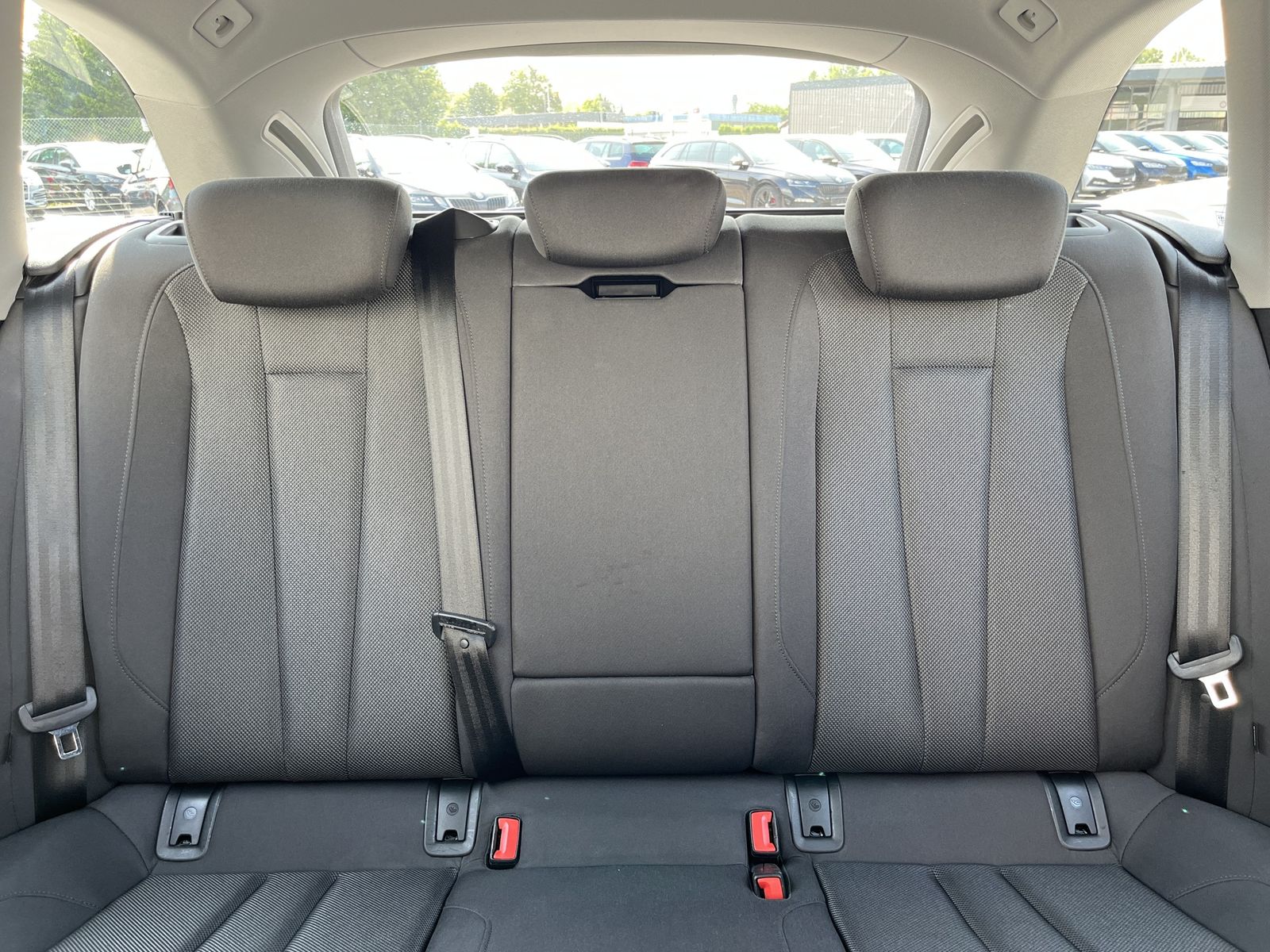 Audi A4 Avant 35 TDI S tronic advanced Blackline - Samsaru's Car Outlet