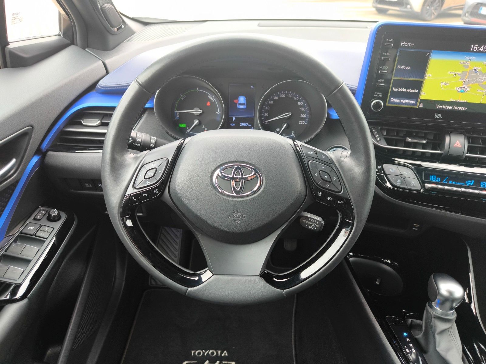 Toyota C-HR Hybrid Style - Samsaru's Car Outlet