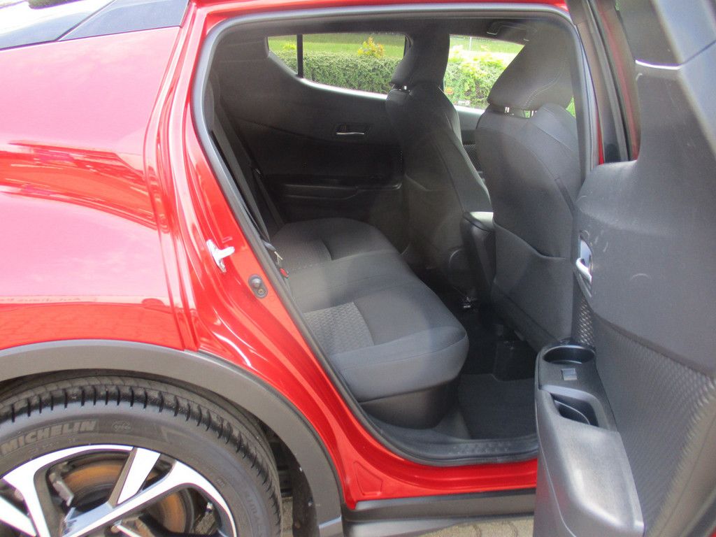 Toyota C-HR 2.0 Hybrid - Samsaru's Car Outlet