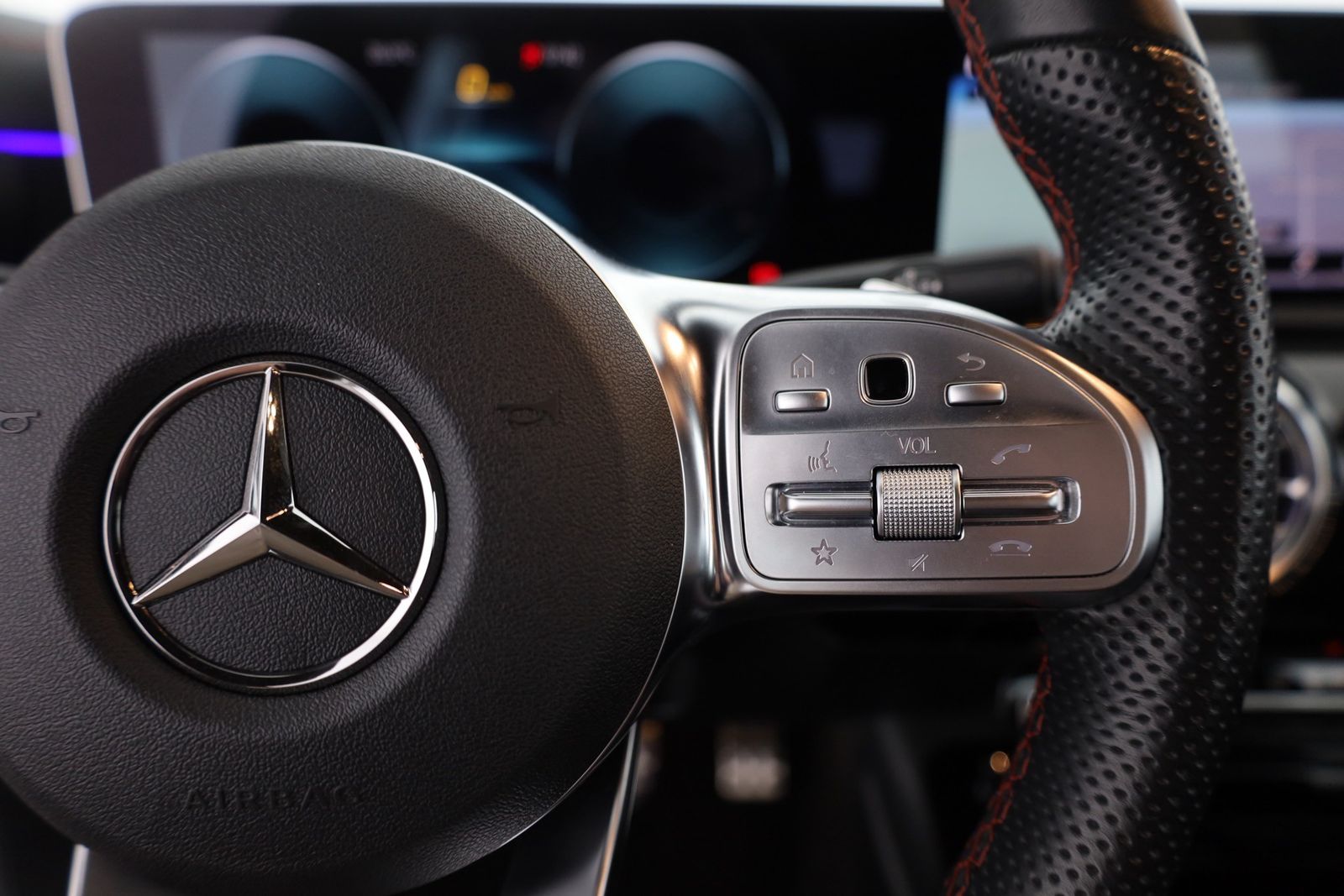 Mercedes-Benz CLA 35 AMG - Samsaru's Car Outlet