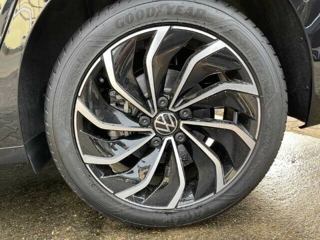 Volkswagen Golf VIII United 1.5 eTSi DSG - Samsaru's Car Outlet