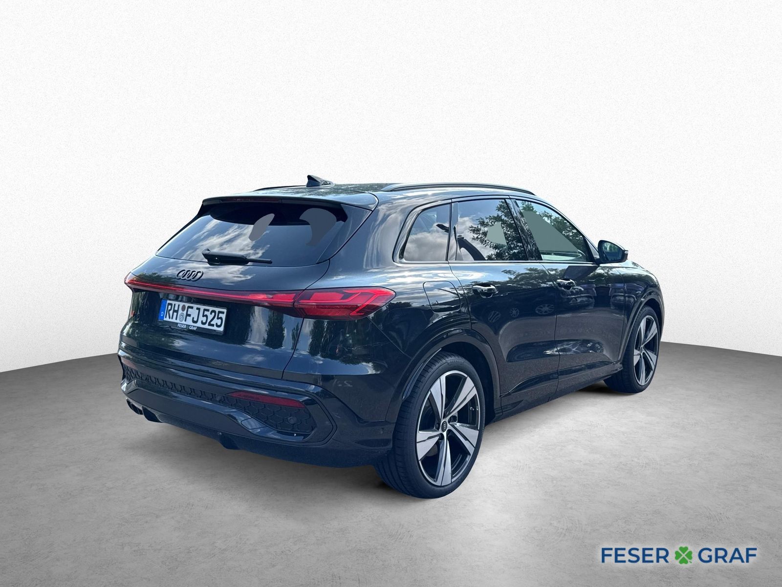 Audi Q5 40 TDI quattro S line - Samsaru's Car Outlet