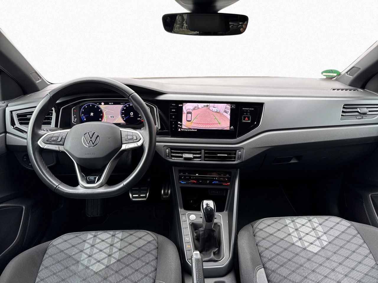 Volkswagen Taigo 1.5 TSI R-Line - Samsaru's Car Outlet