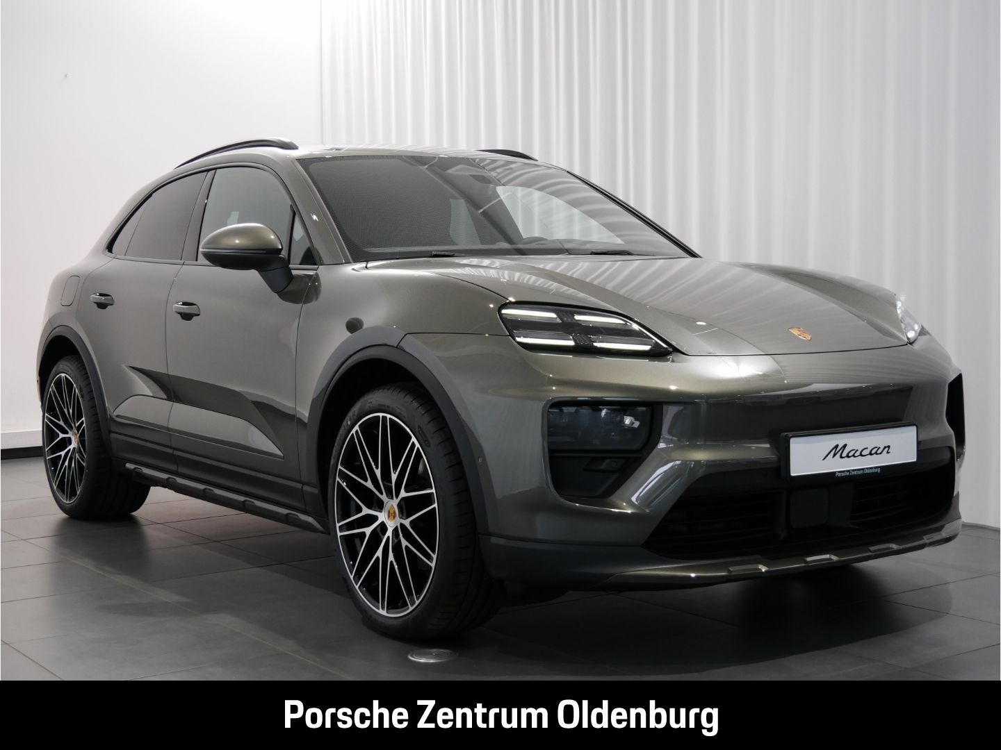 Porsche Macan Electric 4 Luftfed AHK BOSE Pano Matrix LE