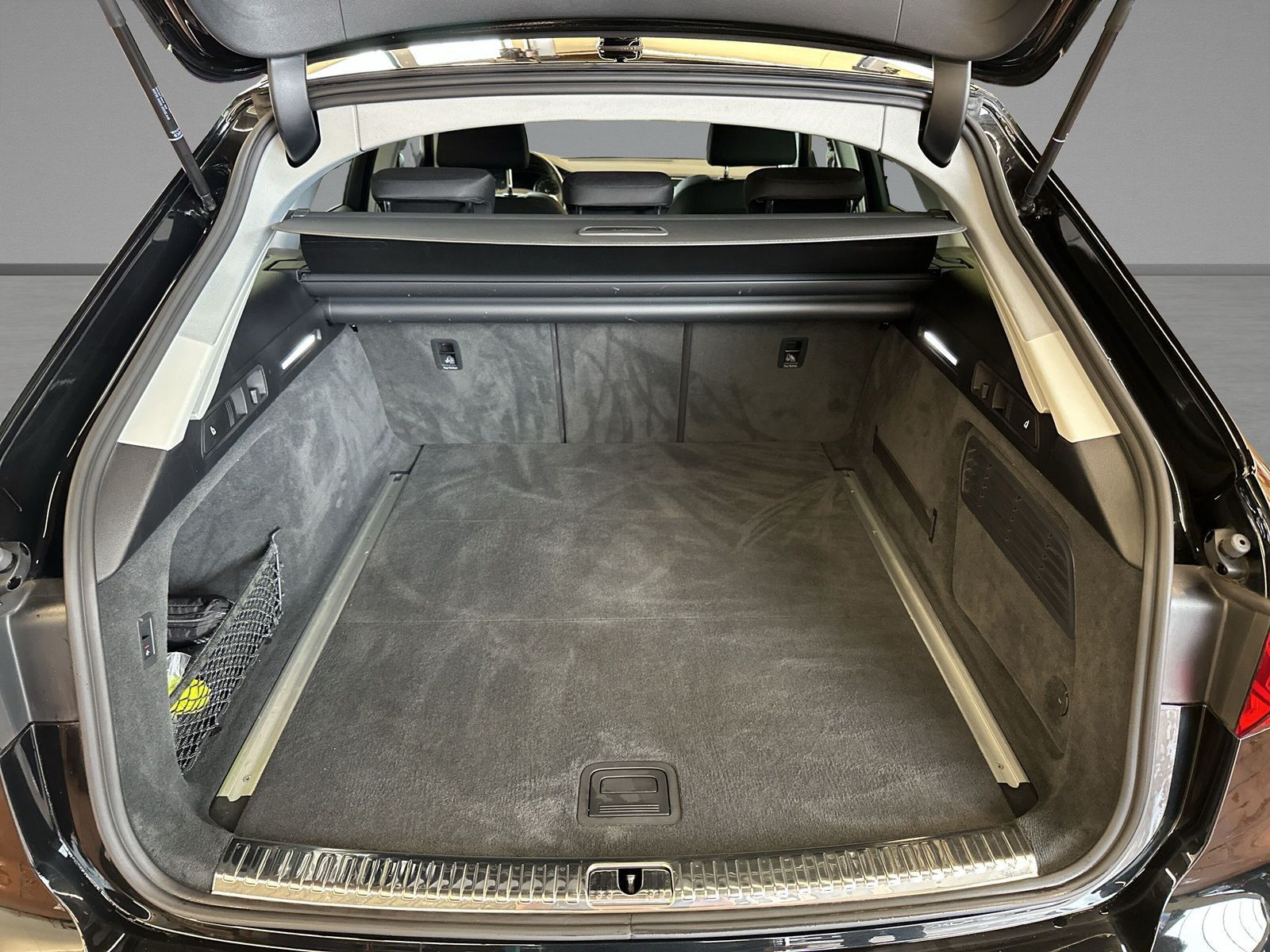 Audi A6 Avant 40 TDI Sport - Samsaru's Car Outlet