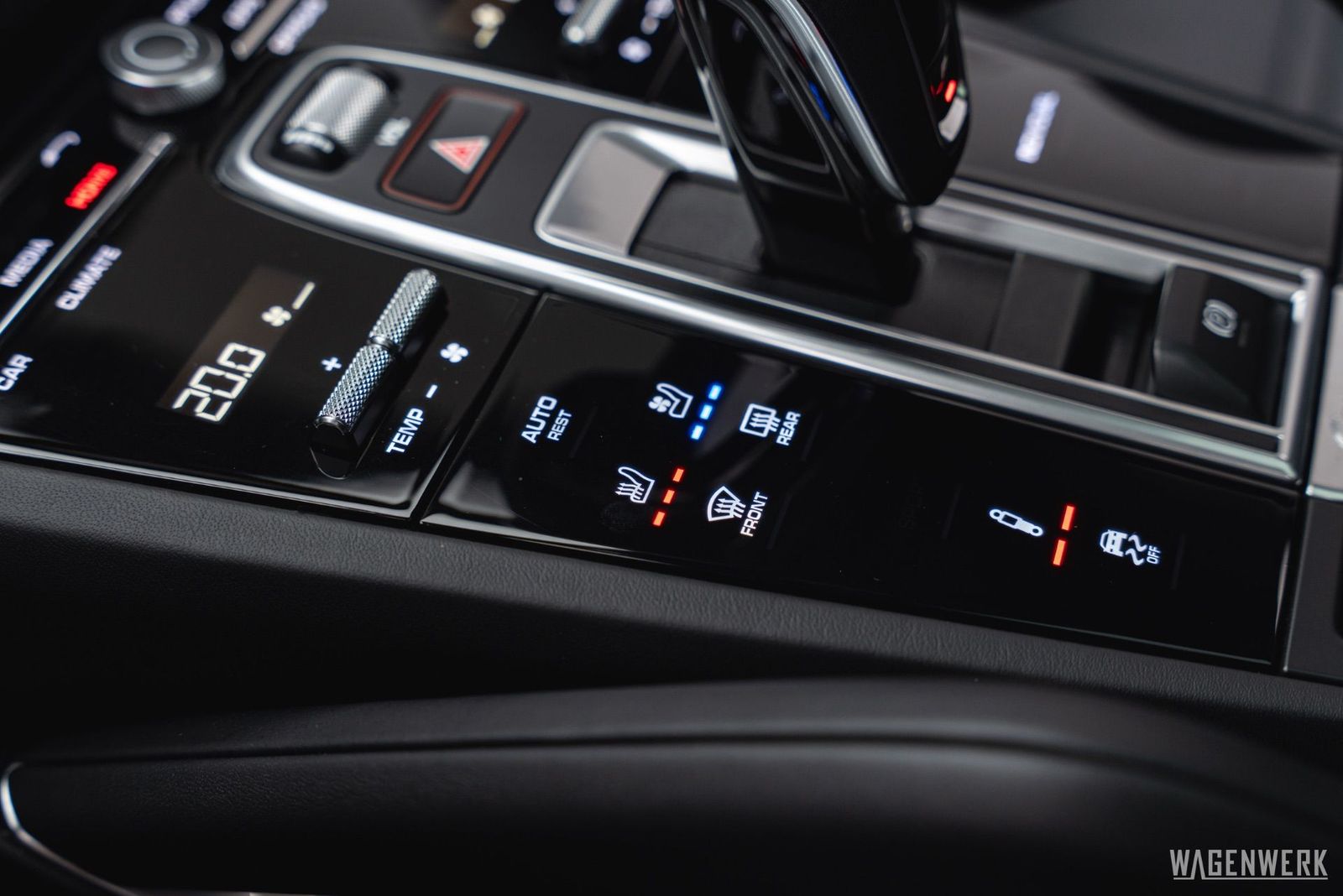 Porsche Cayenne Coupé Turbo S E-Hybrid MASSAGE AHV INNOD