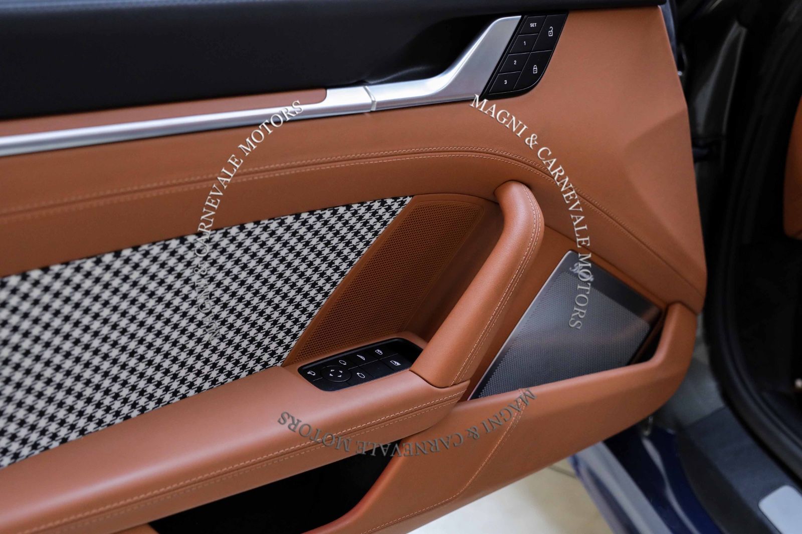 Porsche 992 Turbo S Cabriolet - Samsaru's Car Outlet