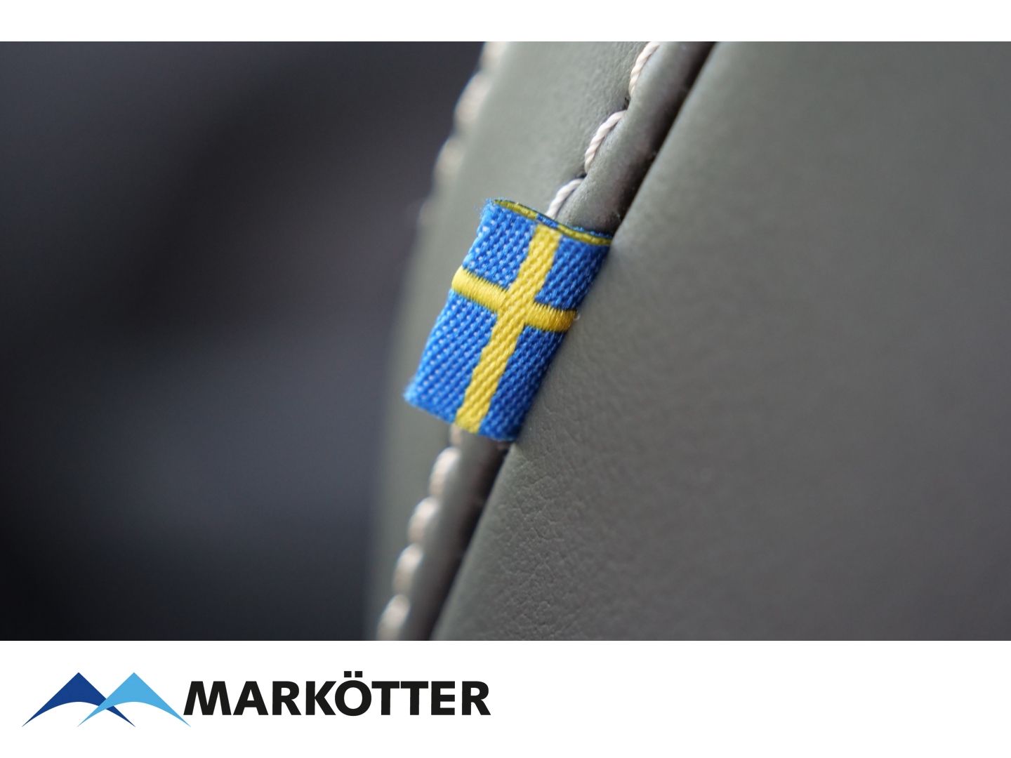 Volvo XC60 Plus Black Edition Plug-In Hybrid AWD T6 - Samsaru's Car Outlet
