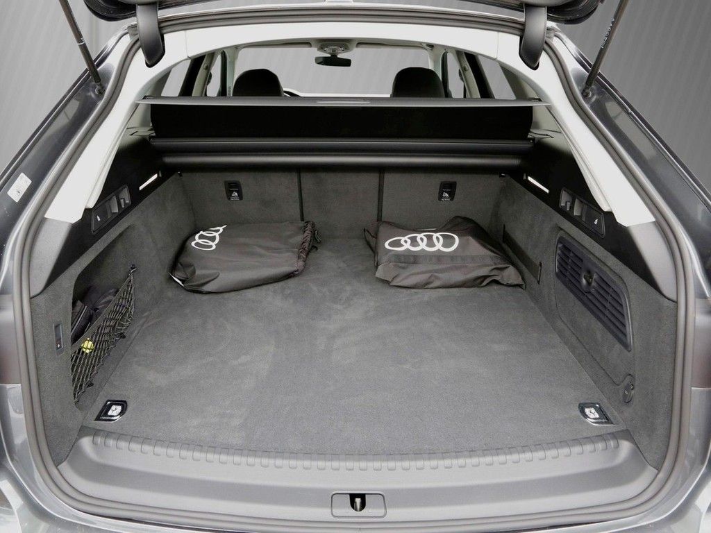 Audi A6 Avant 55 TFSI e Q S line - Samsaru's Car Outlet