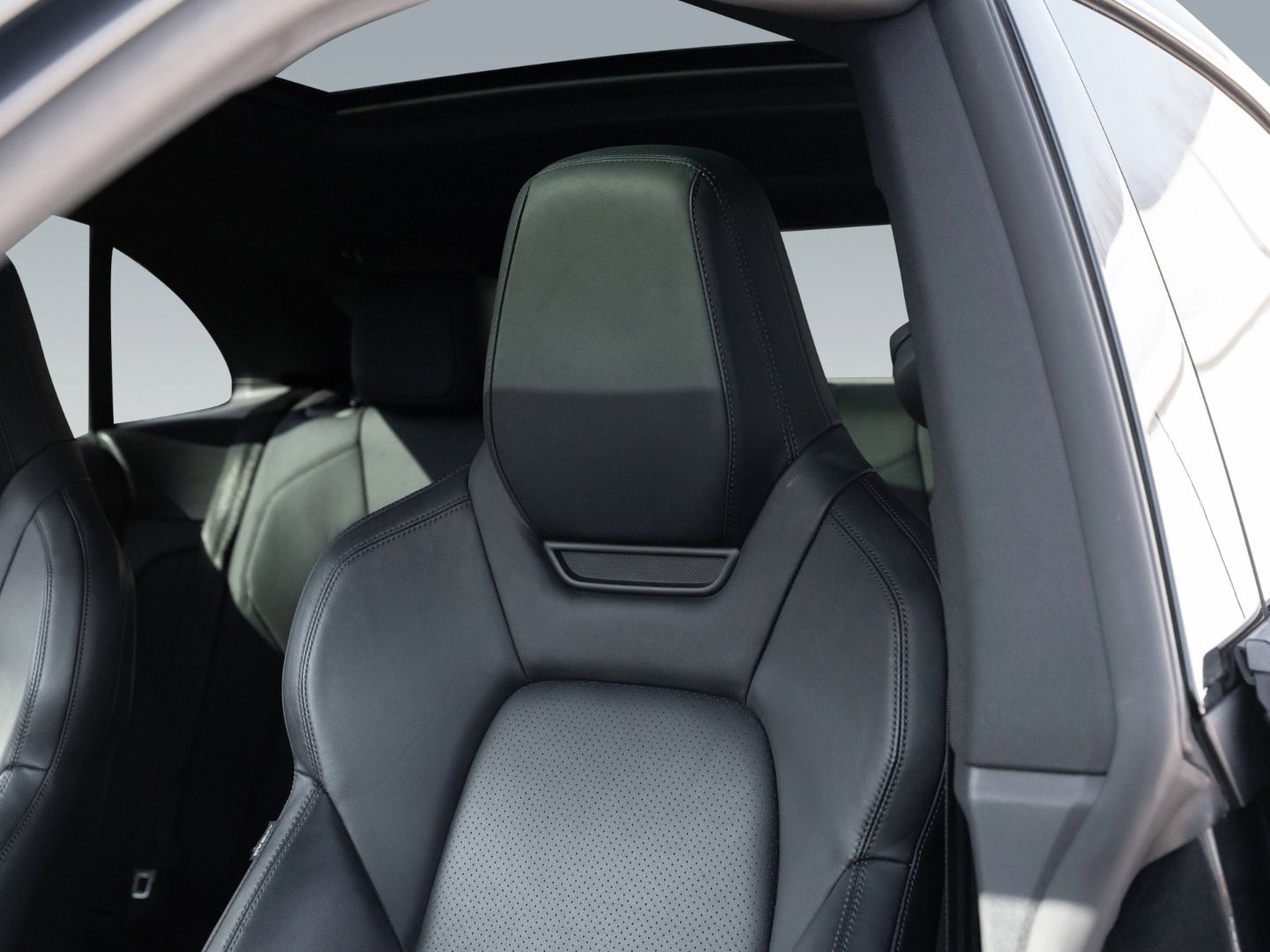 Porsche Macan 4 AHK Sport Chrono Paket Luftfederung