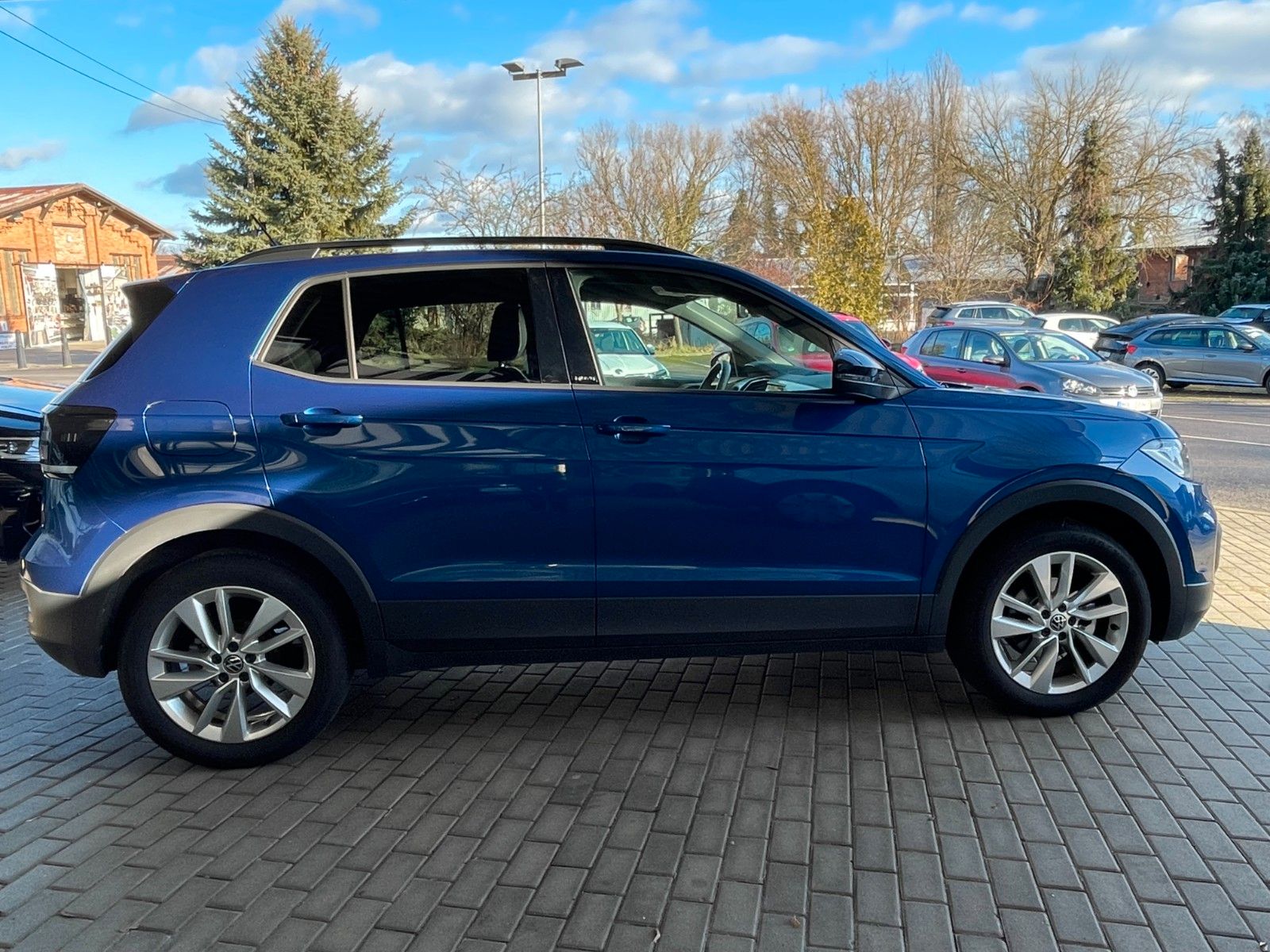 Volkswagen T-Cross 1.0 TSI MOVE - Samsaru's Car Outlet