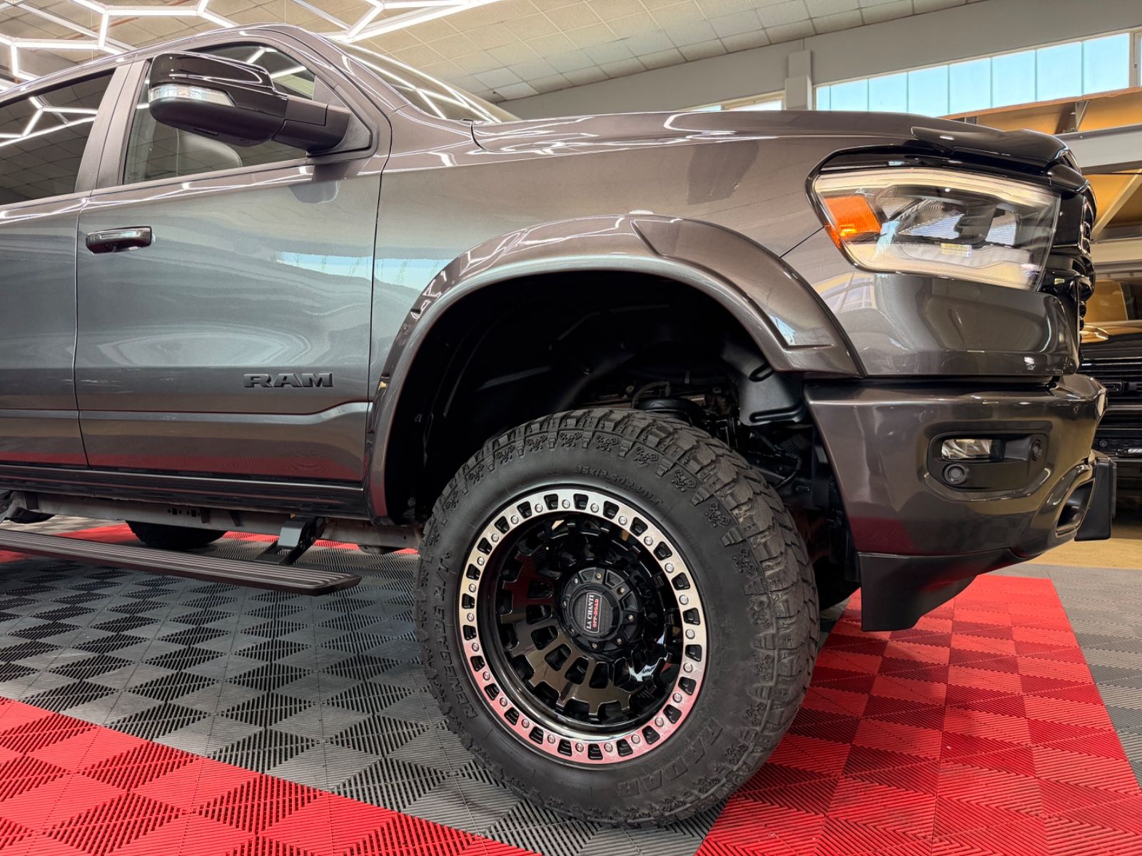 Dodge RAM 1500 5.7 4X4 LARAMIE PANO LPG MonsterTruck