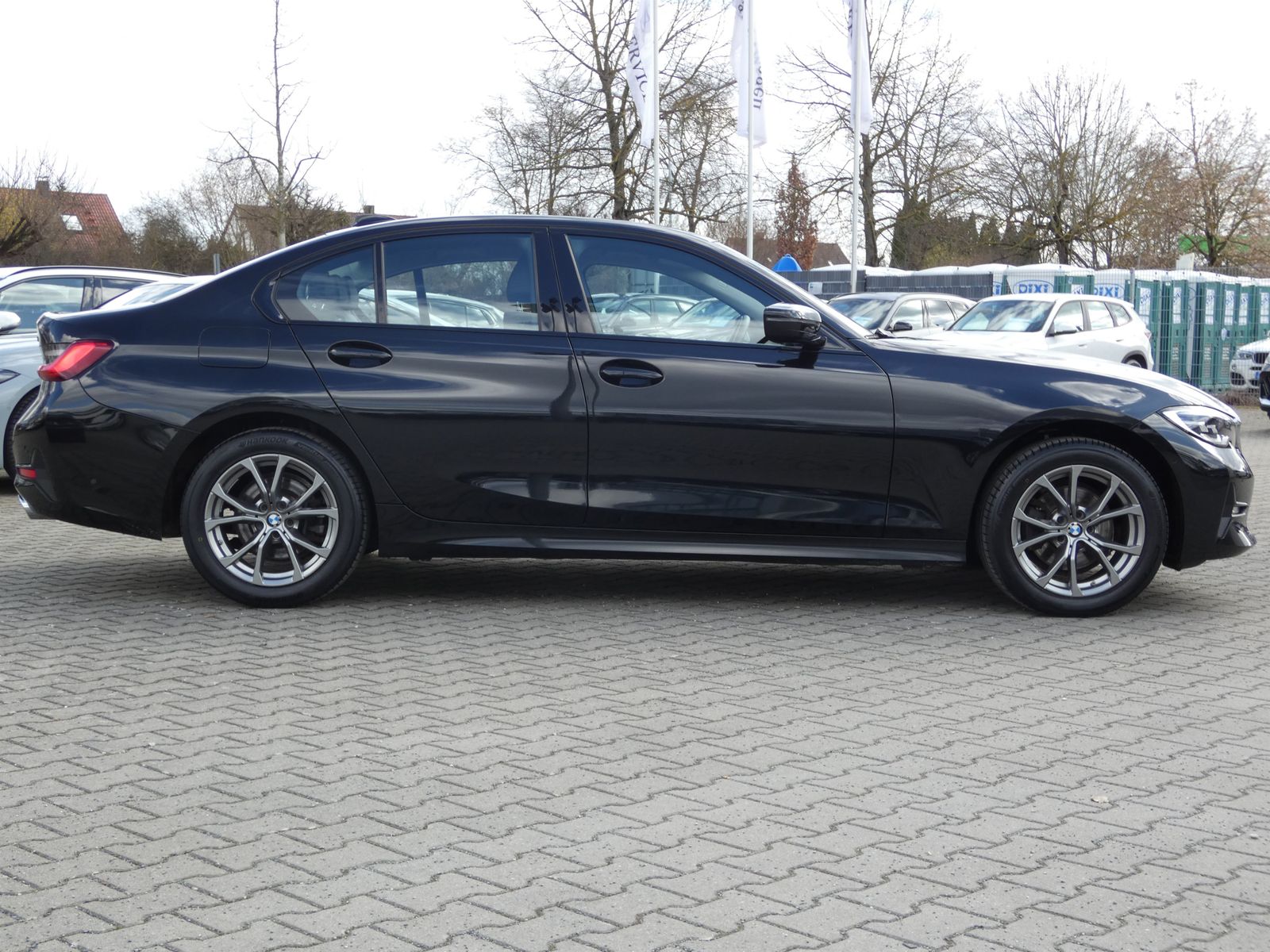 BMW 320i xDrive Limousine Sport Line HiFi DAB LED