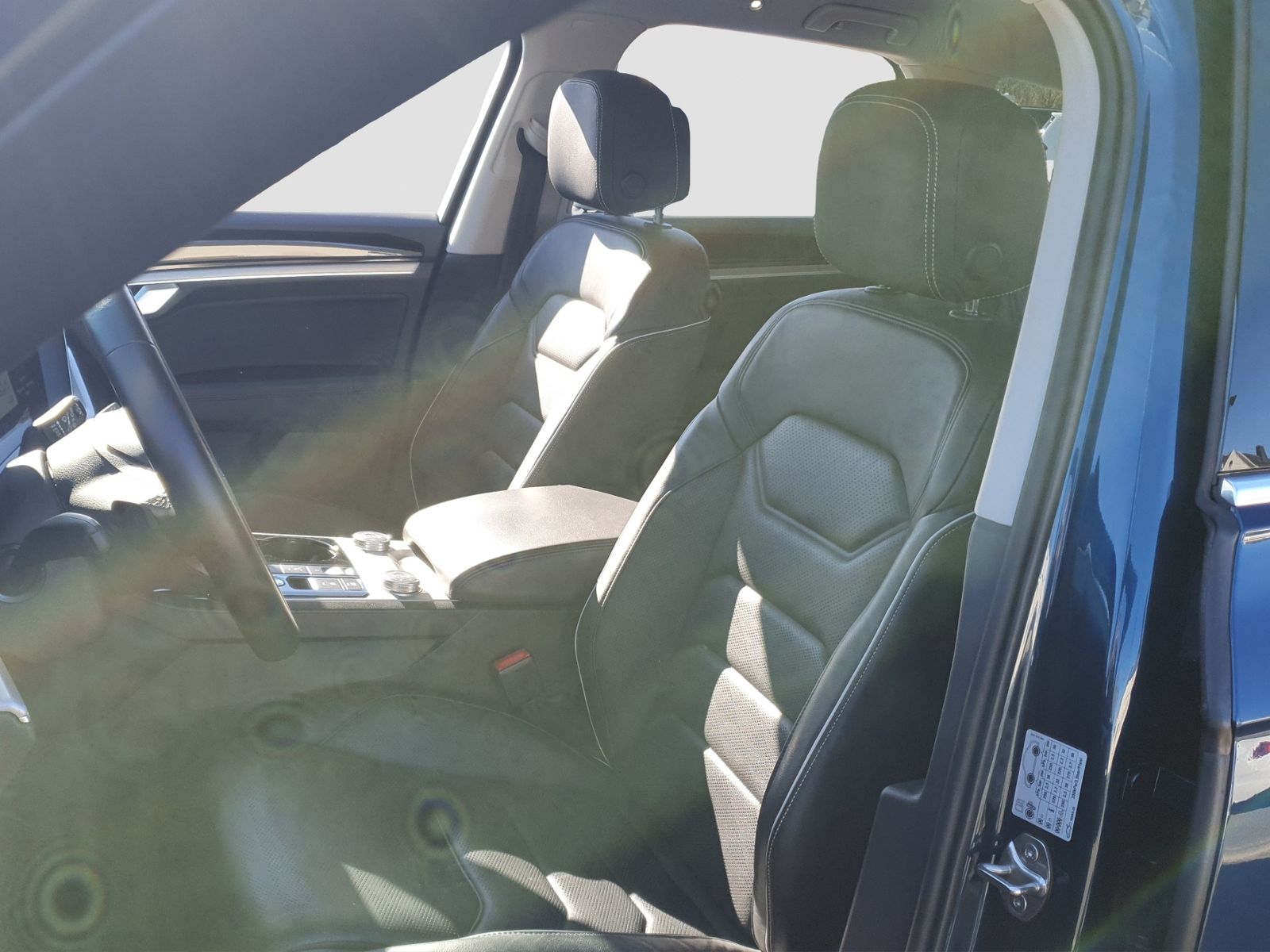Volkswagen Touareg 3.0TDI*AHK*STANDH*MATIRX*LUFT*LEDER*AREA