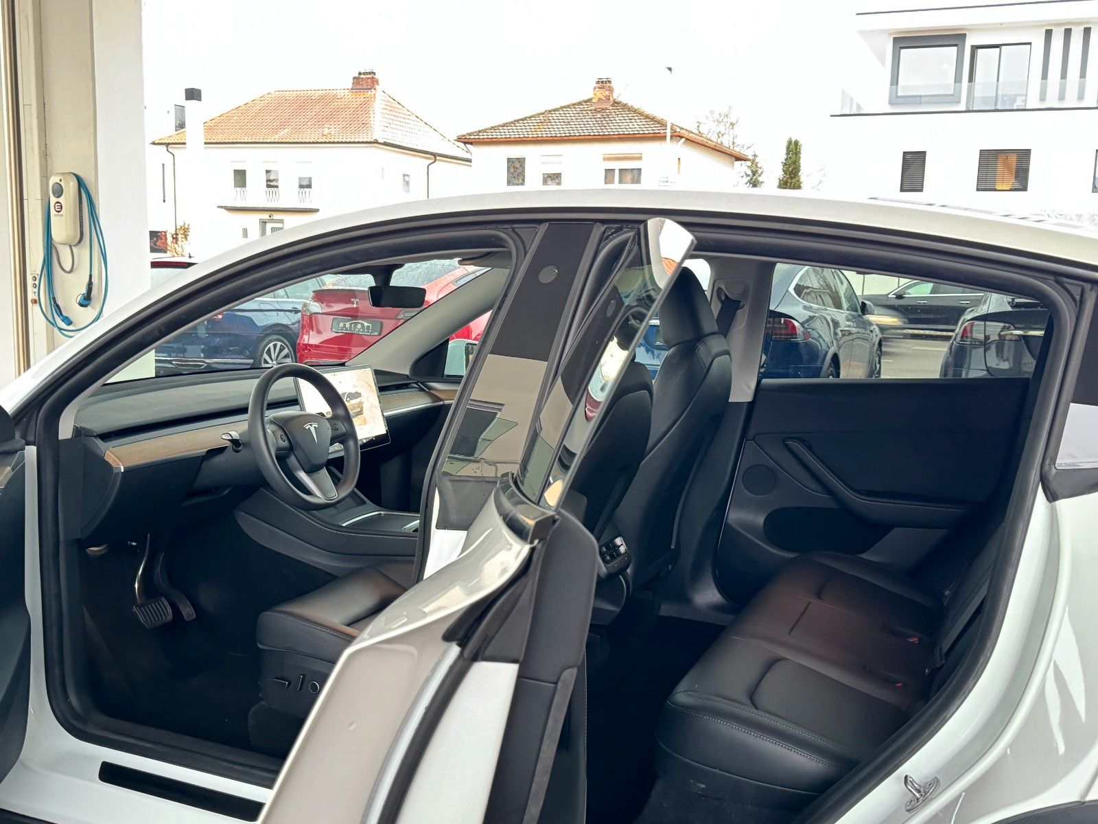 Tesla Model Y Premium Lang Range Allrad/581km 93% /AHK